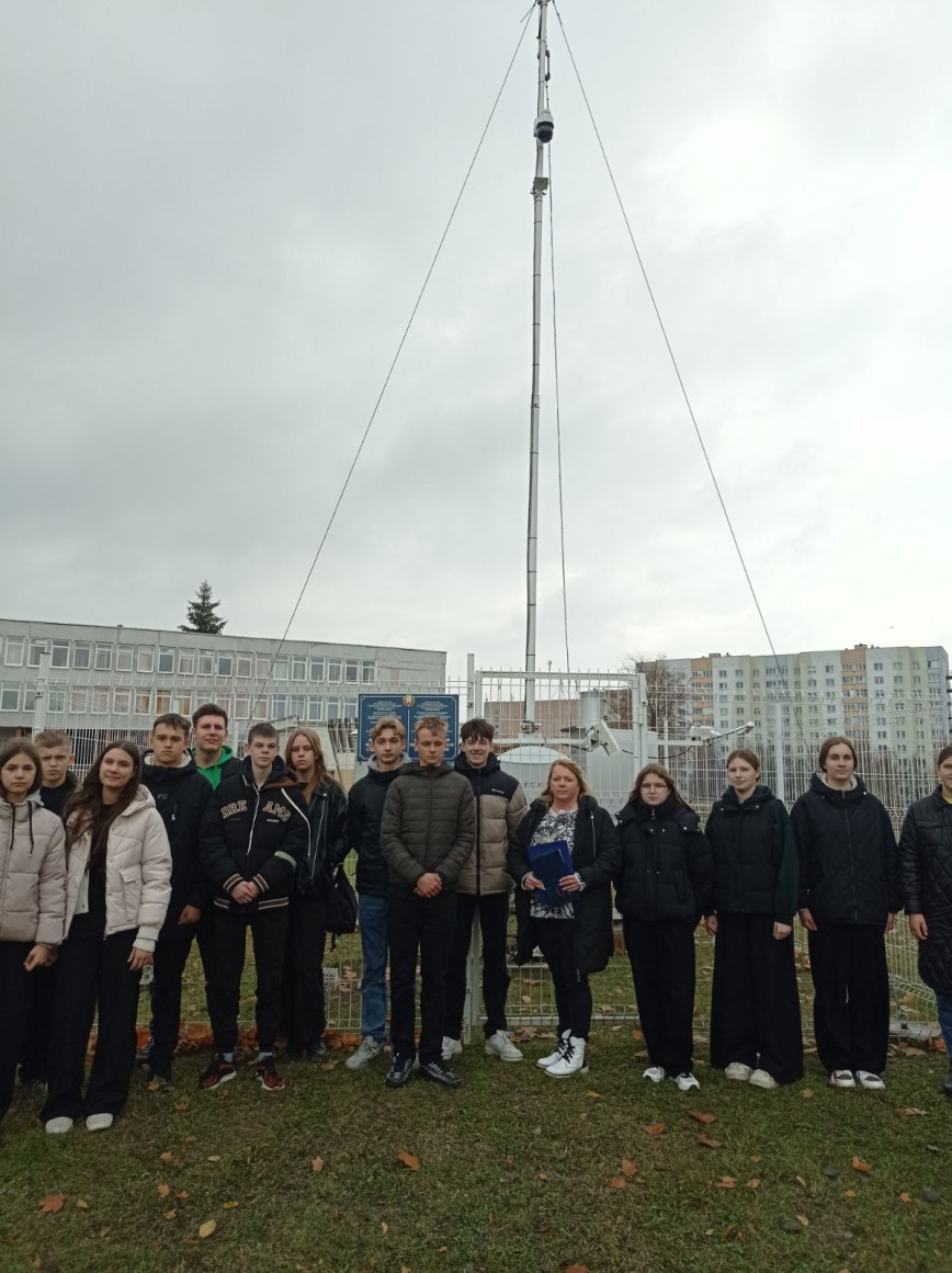 Автоматическую метеорологическую станцию Гродно посетили школьники Сопоцкинской средней школы.